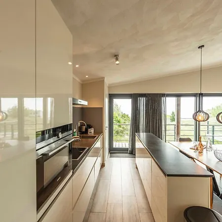 70 - Timber & Tide | Surrounded By Nature On The Waterfront