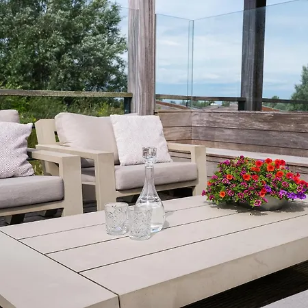 70 - Timber & Tide | Surrounded By Nature On The Waterfront * Ouddorp